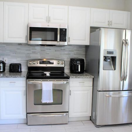 Lilys Stylish Villa Close To Disney Ideal For Long Stays Орландо Экстерьер фото
