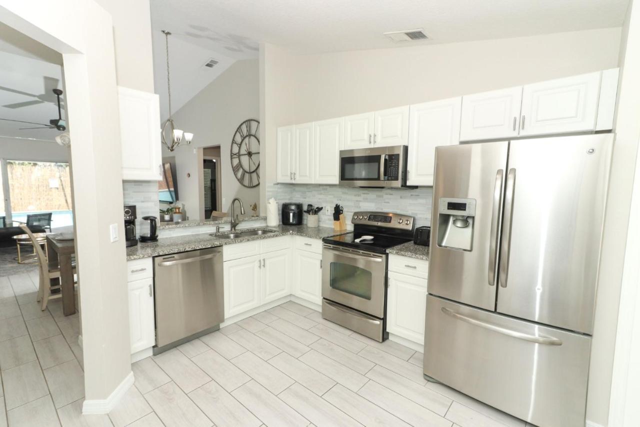 Lilys Stylish Villa Close To Disney Ideal For Long Stays Орландо Экстерьер фото