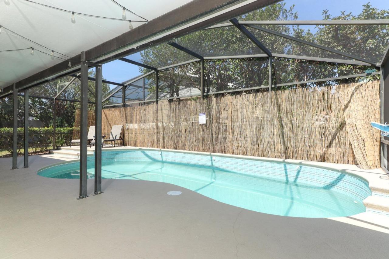 Lilys Stylish Villa Close To Disney Ideal For Long Stays Орландо Экстерьер фото