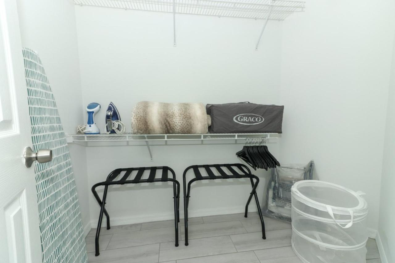 Lilys Stylish Villa Close To Disney Ideal For Long Stays Орландо Экстерьер фото